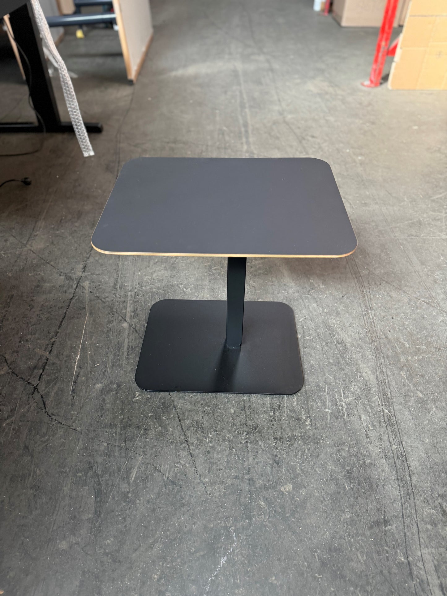 Schwarzwald Lab Sidetable schwarz