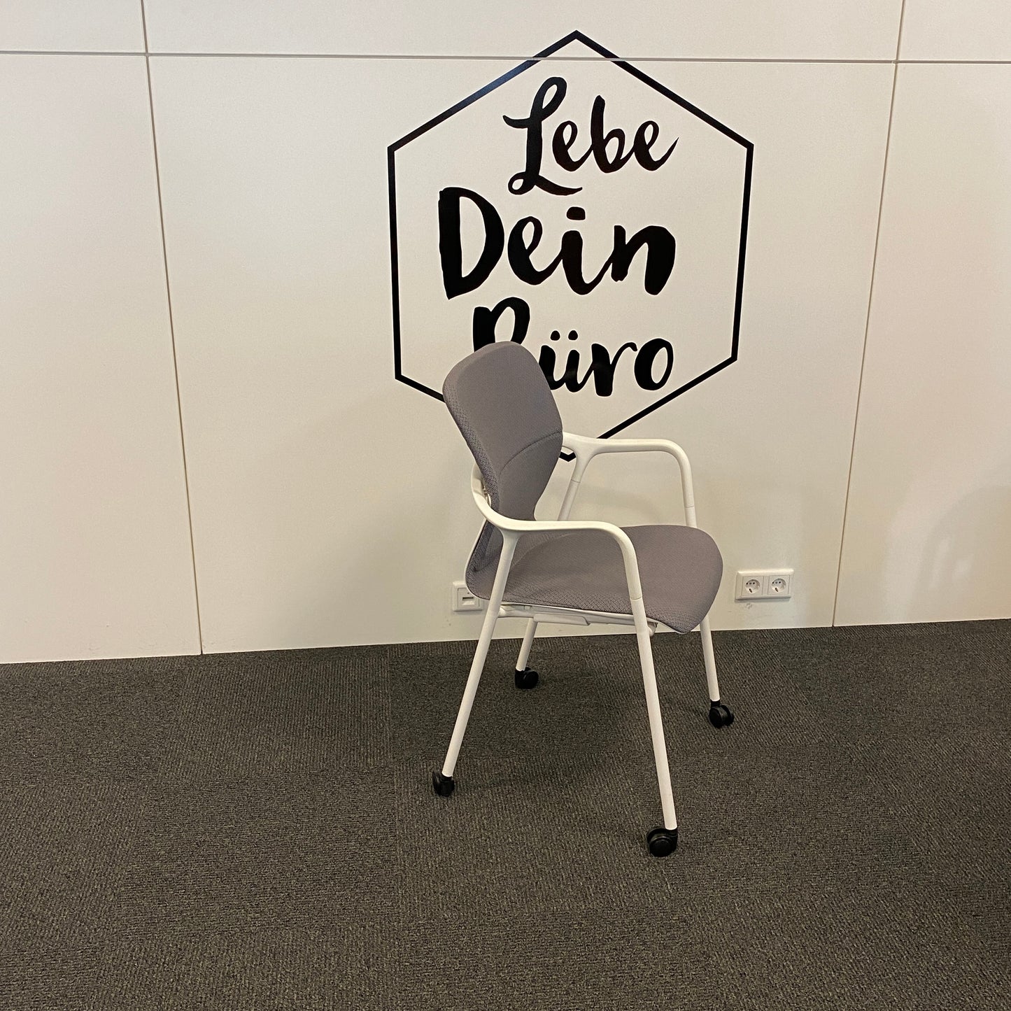 Herman Miller Keyn Stuhl 4 Beine – Studioweiß