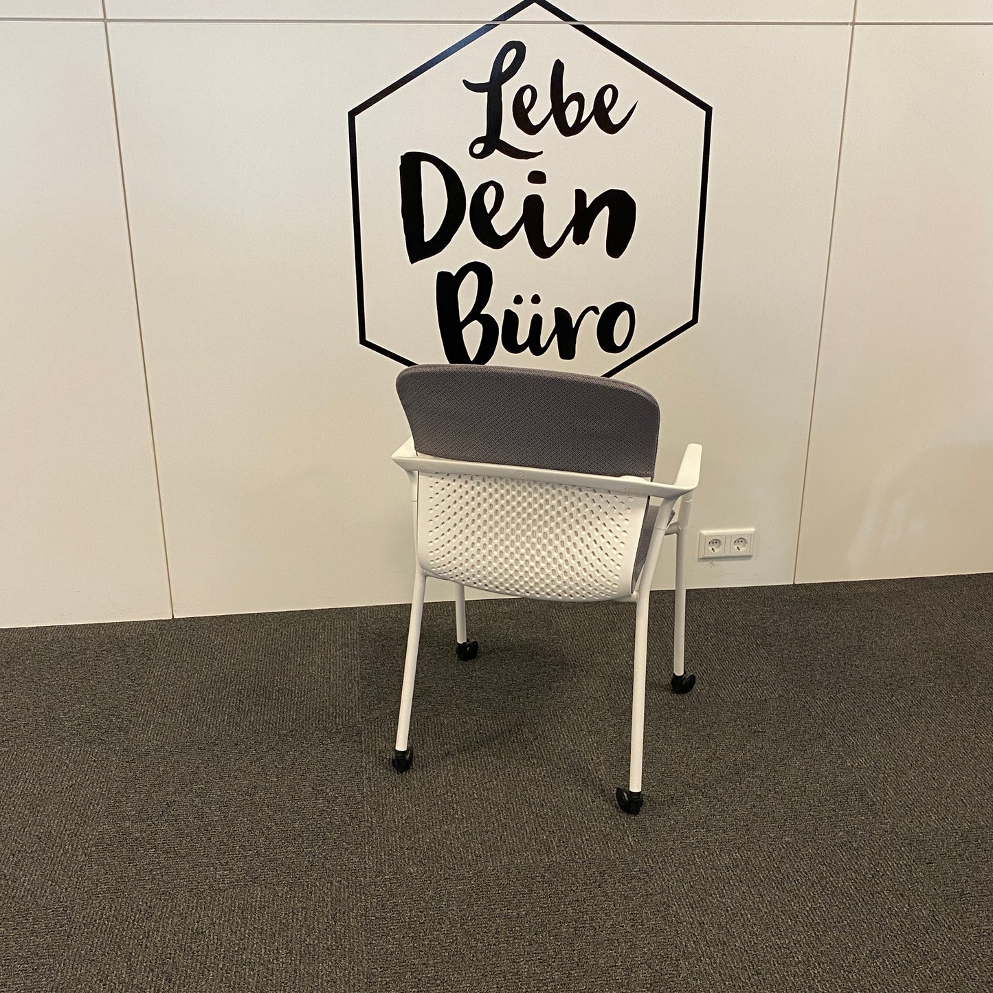 Herman Miller Keyn Stuhl 4 Beine – Studioweiß