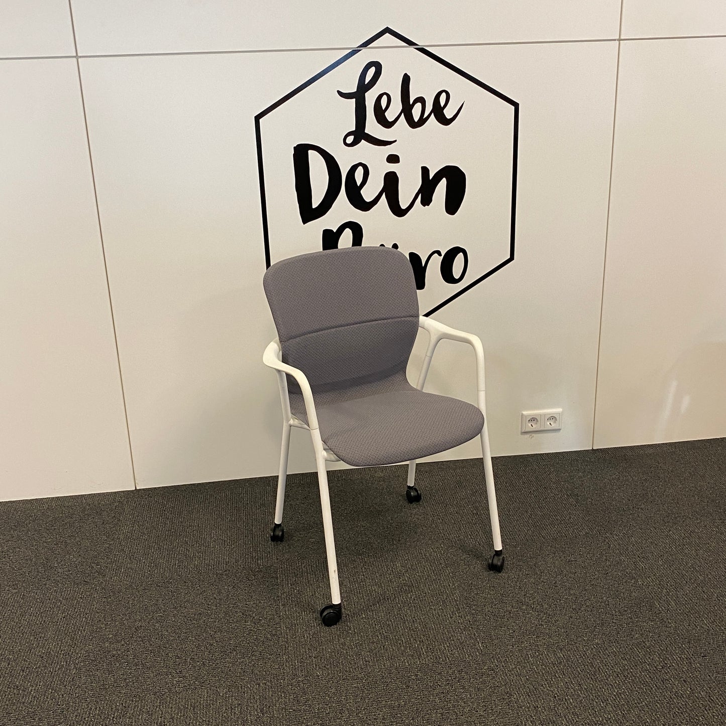 Herman Miller Keyn Stuhl 4 Beine – Studioweiß