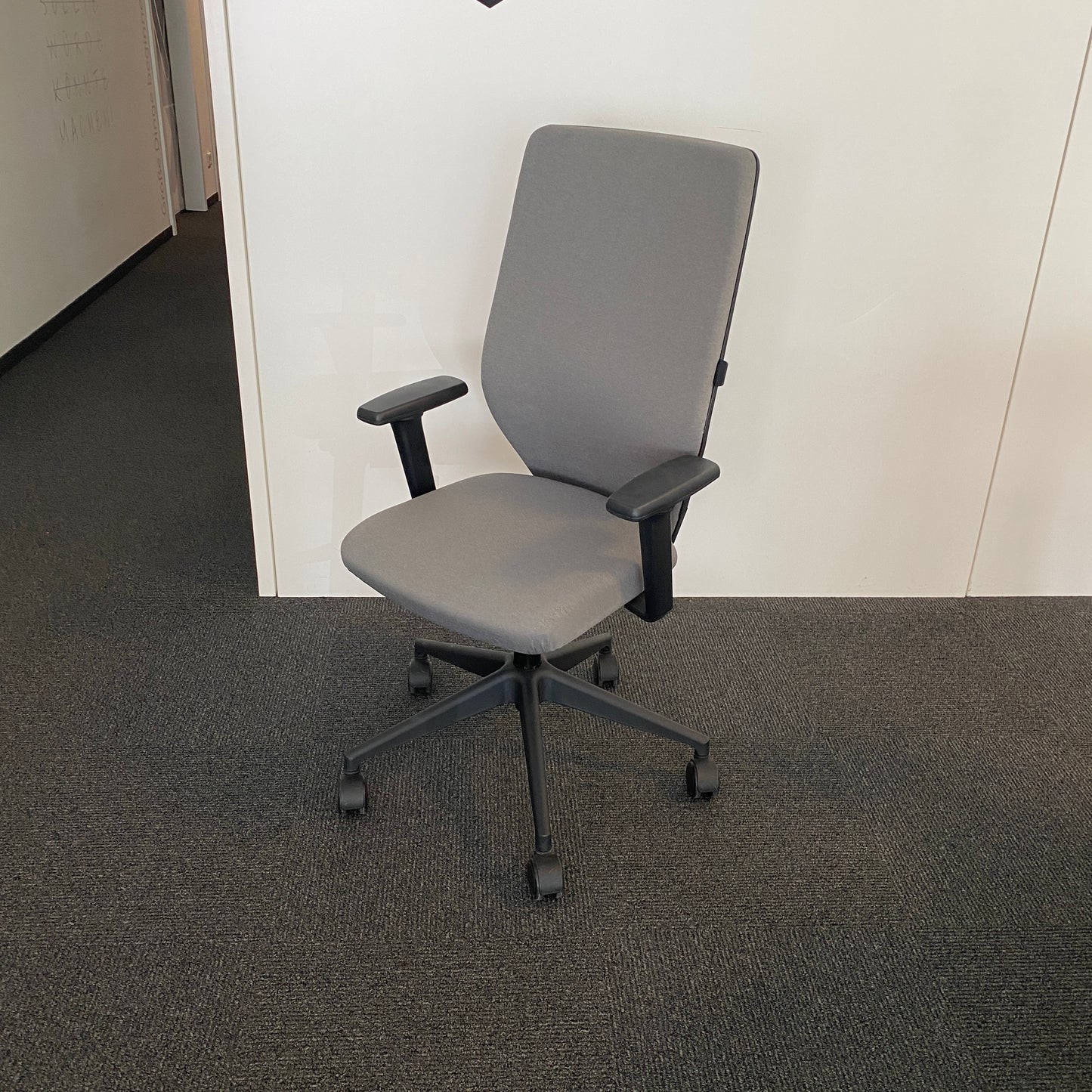 AM SR152 Drehstuhl Streamo