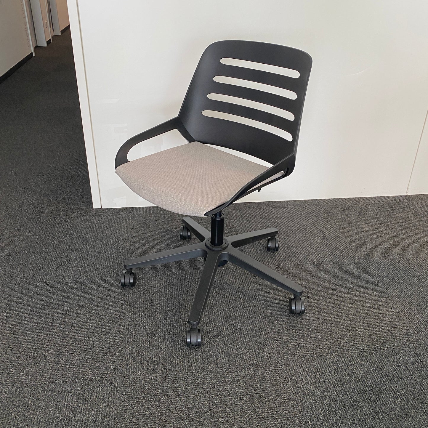 Aeris Numo Task beige