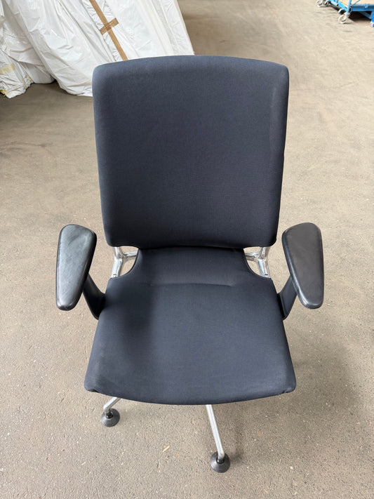 Konferenzstuhl Vitra Meda Chair