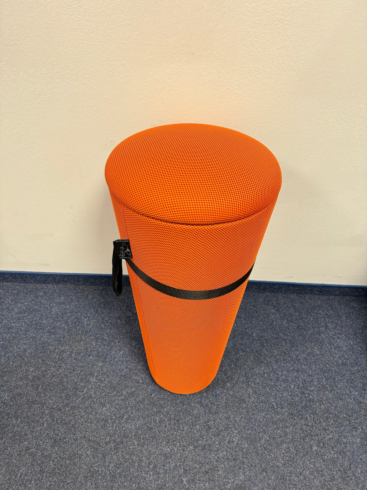 Wilkhahn Stand-Up Hocker Orange