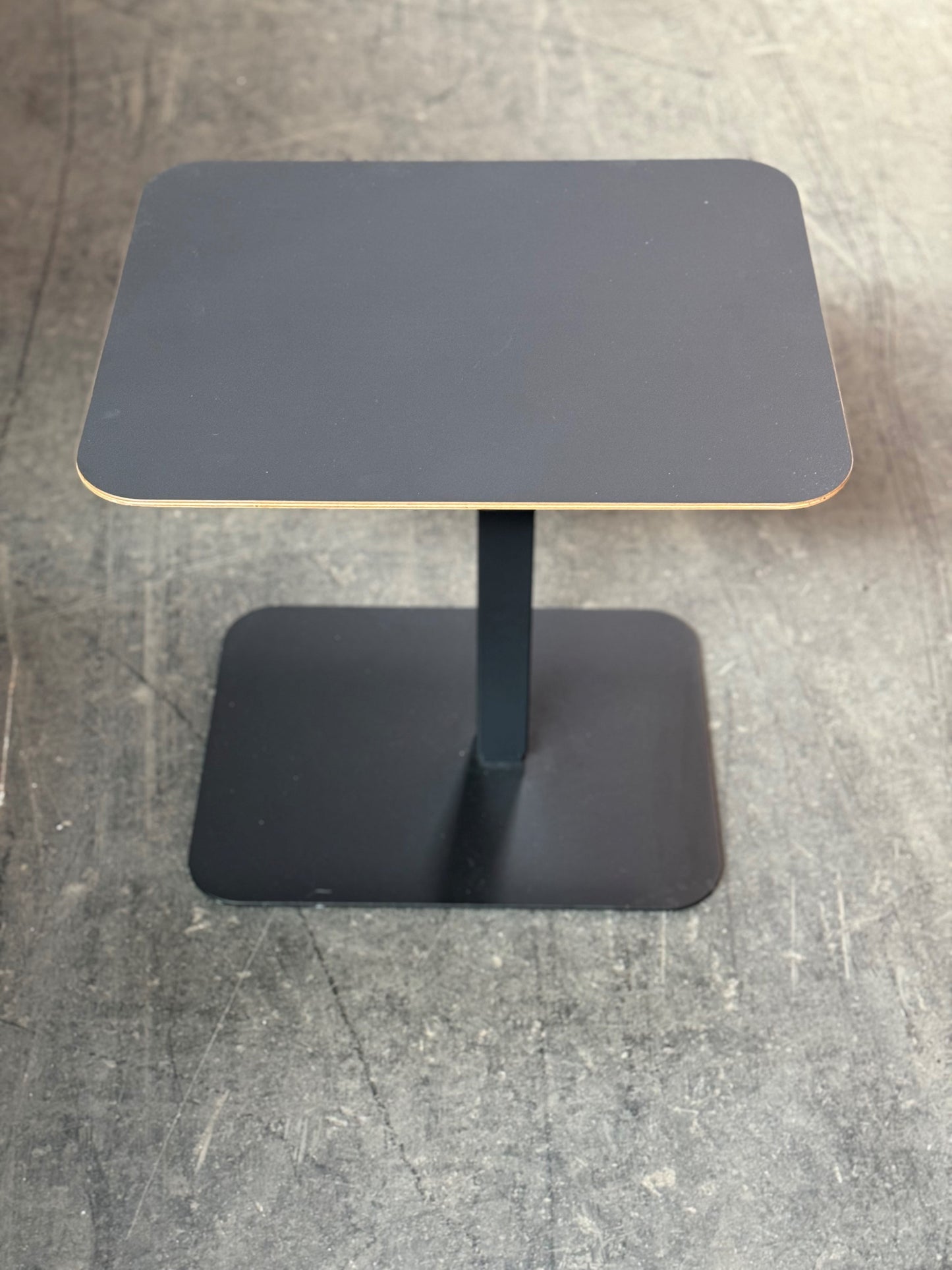 Schwarzwald Lab Sidetable schwarz