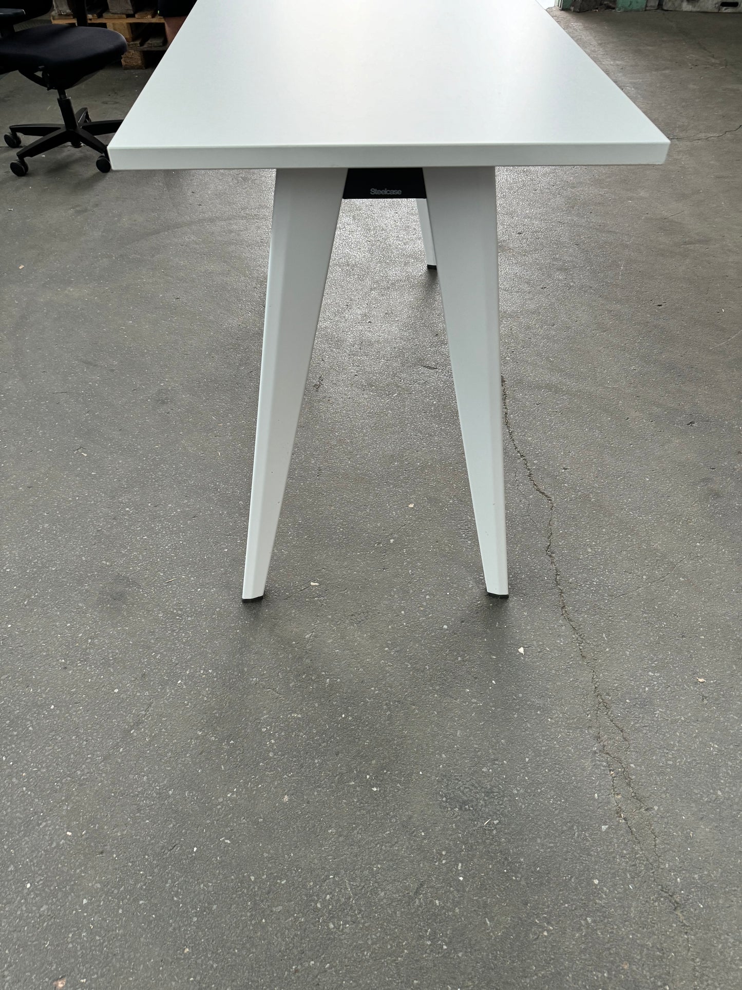 Stehtisch Steelcase 180x60