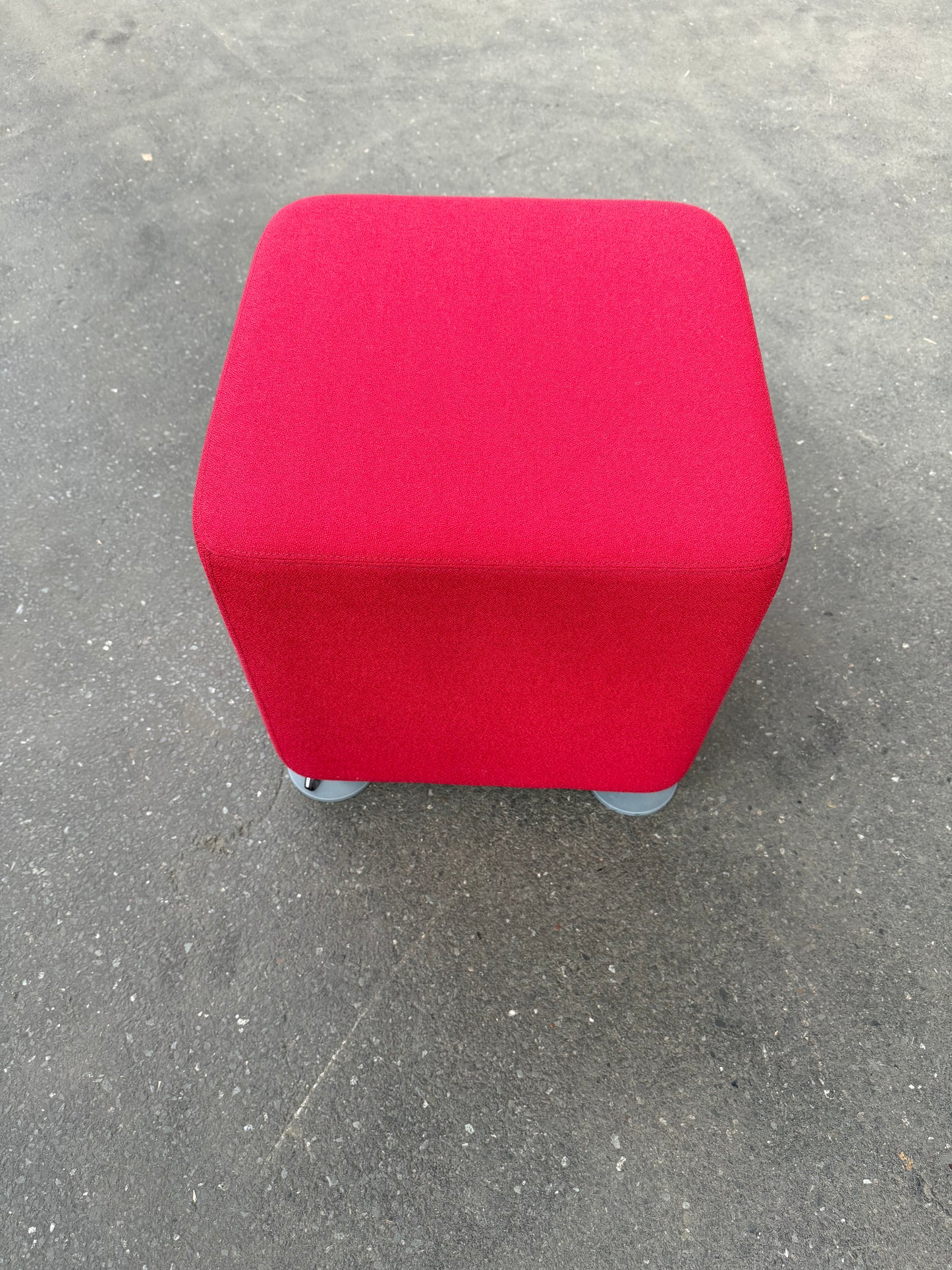 Steelcase B-Free Würfel Karminrot